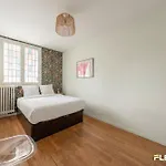 Elegant Room In T3 Paris 15Th Near Parc Brassens