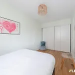 Elegant Room In T3 Paris 15Th Near Parc Brassens