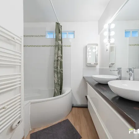 Elegant In T3 15th Near Parc Brassens Holiday home Paris